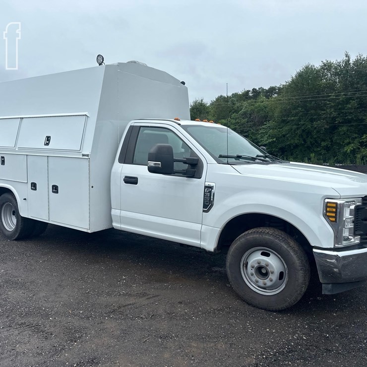 2019 FORD F350 XL