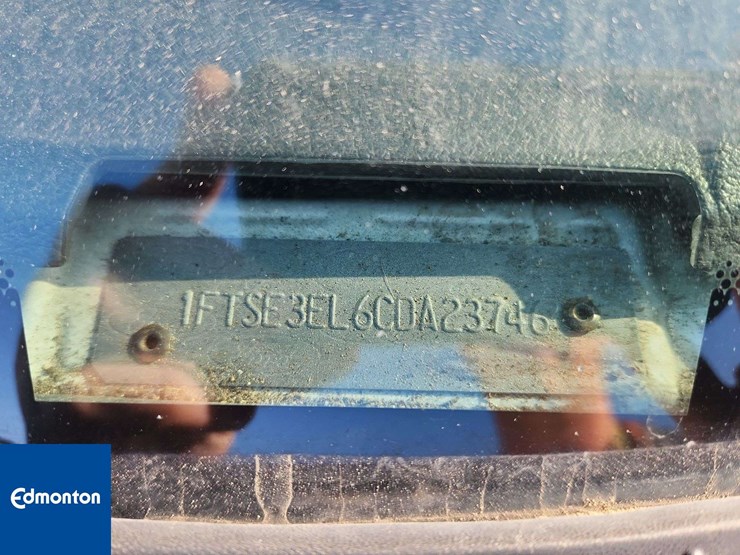 2012-ford-cargo-image-6