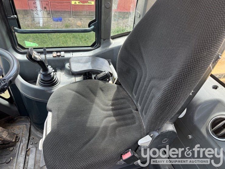2011-hyundai-hl740-9-image-45
