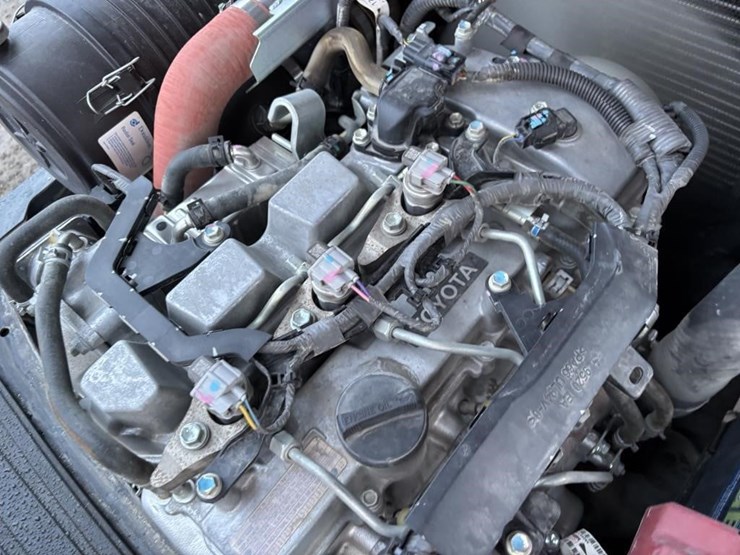 2017-toyota-8fdu30-image-29