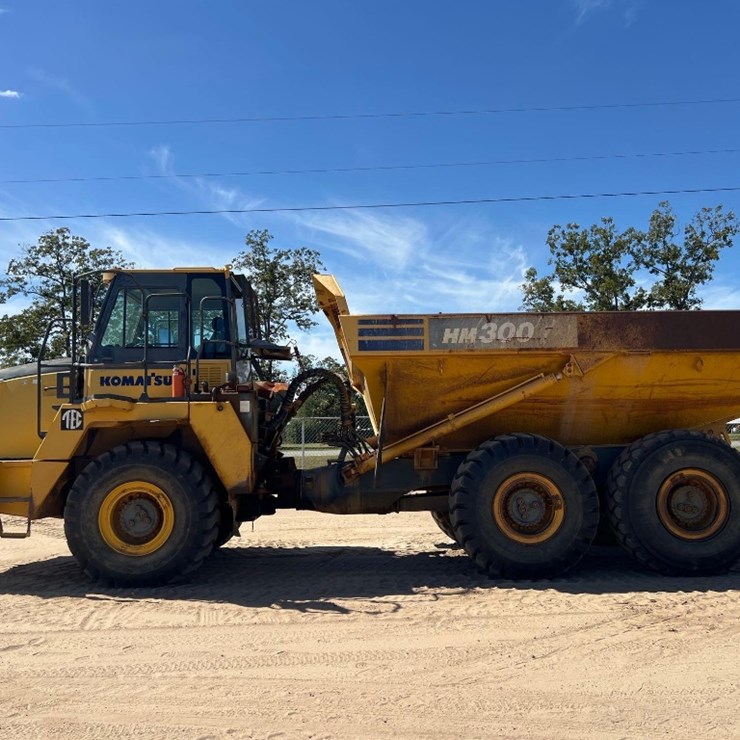 2014 KOMATSU HM300-3