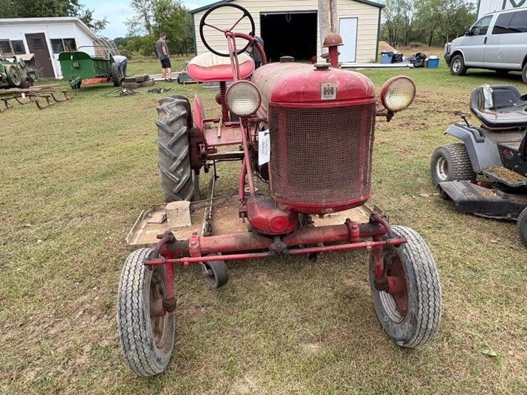 mccormick-farmall-cub-tractor-with-belly-mower-image-2