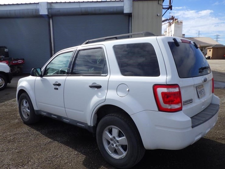 2011-ford-escape-image-4