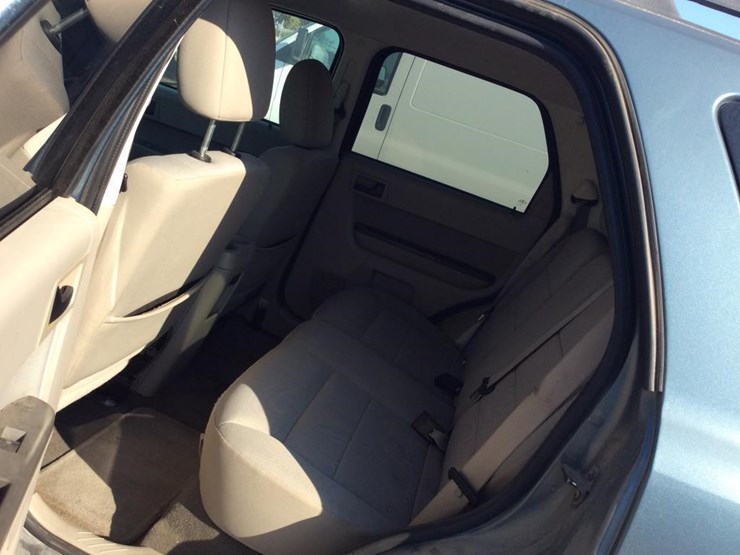 2011-ford-escape-image-10