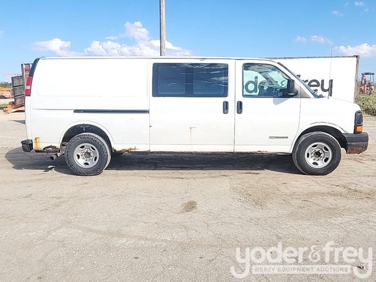 2006-gmc-savana-g2500-image-6