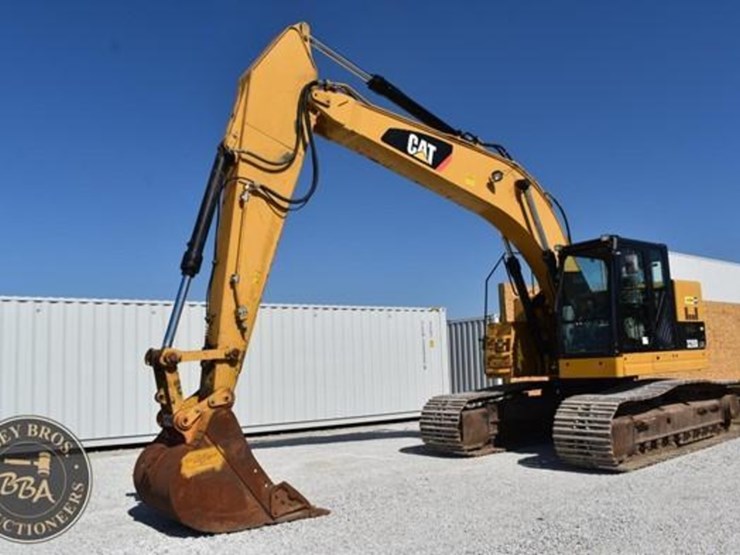 2015-caterpillar-328d-lcr-image-6
