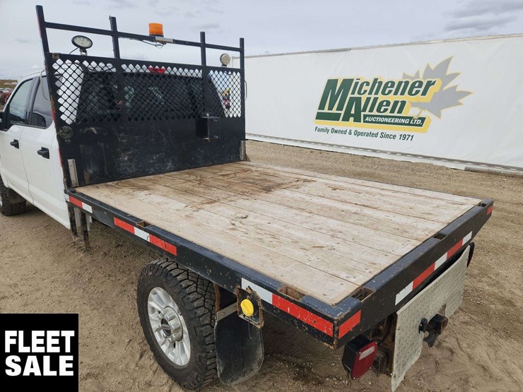 2021-ford-f350-image-24