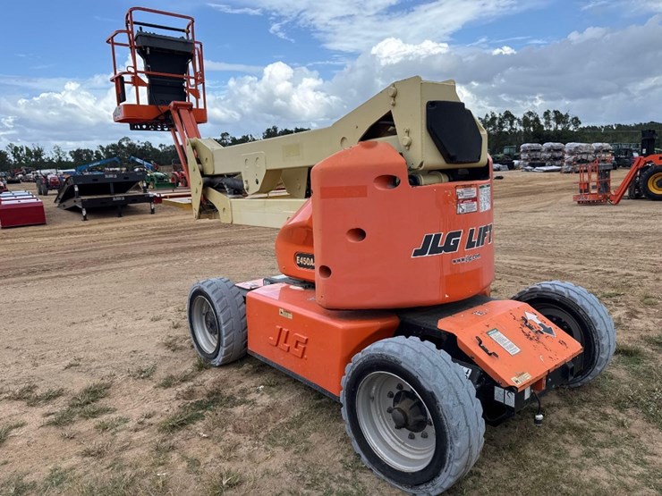 2010-jlg-e450aj-image-2