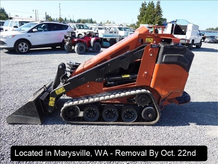 2022-ditch-witch-sk800-image-3