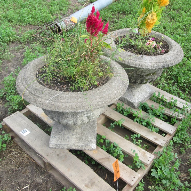 #5056 • (2) Concrete Urns