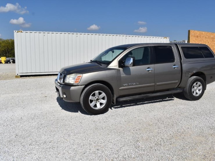 2006-nissan-titan-image-1