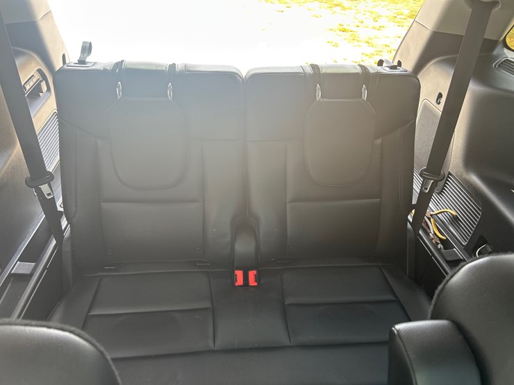 2021-ford-explorer-image-22