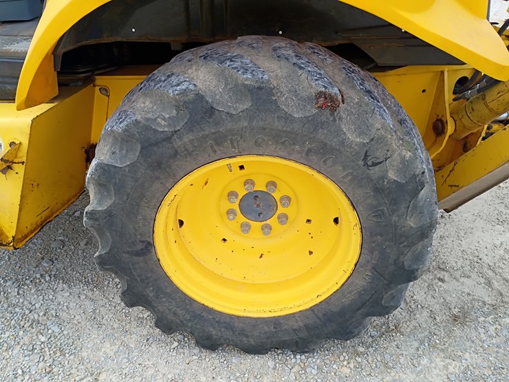 new-holland-lb75-image-124