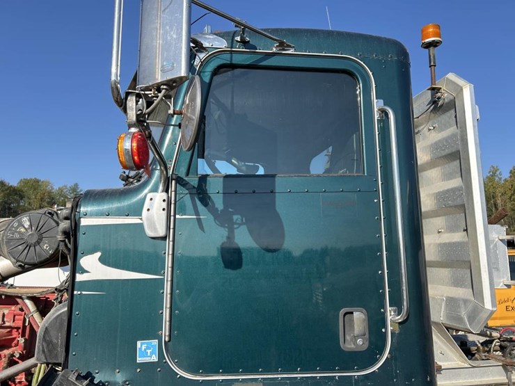 2009-peterbilt-386-image-60