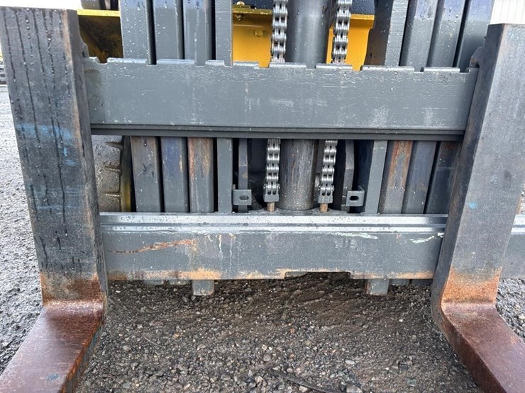 komatsu-fg20st-12-image-11