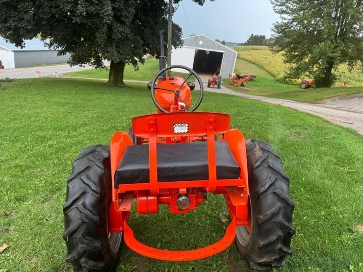 1950-allis-chalmers-b-tractor-image-7