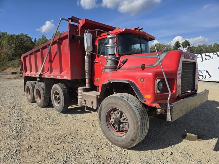 1993-mack-dm690s-image-7