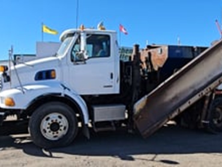 2006-sterling-lt8500-image-5