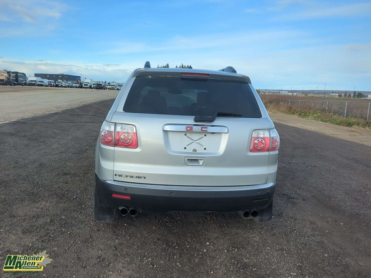 2010-gmc-acadia-image-20