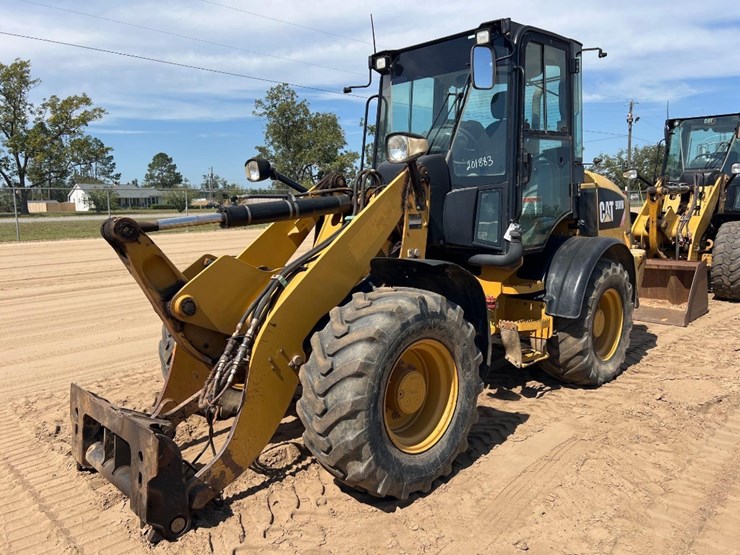 2017-caterpillar-908m-image-8