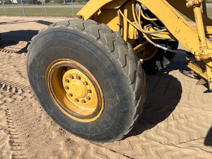 1998-caterpillar-12h-image-9