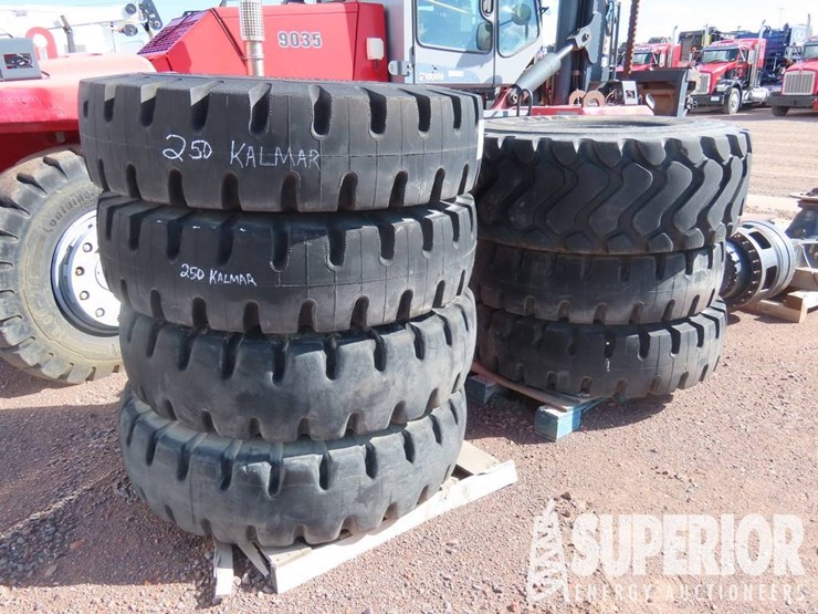 (4-53)-(7)-kalmar-20.5r25-&-14.00-24-tires.-locate-image-1