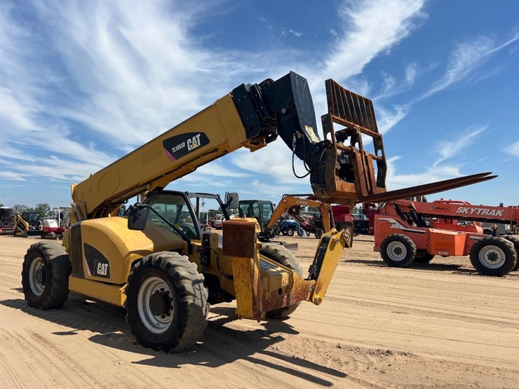 2018-caterpillar-tl1055d-image-6