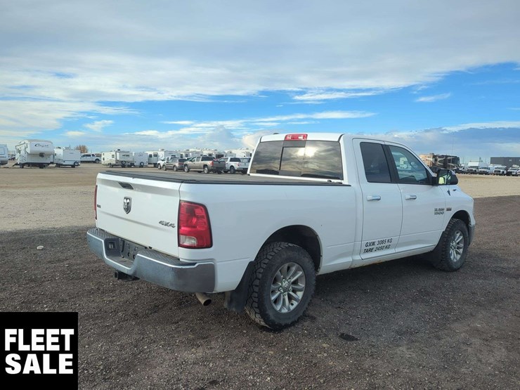 2013-ram-1500-slt-image-3