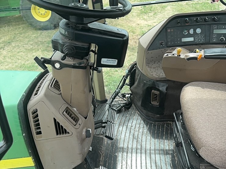john-deere-8300-image-30