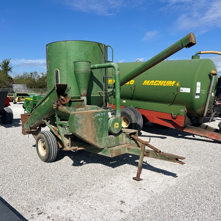400 JOHN DEERE 400