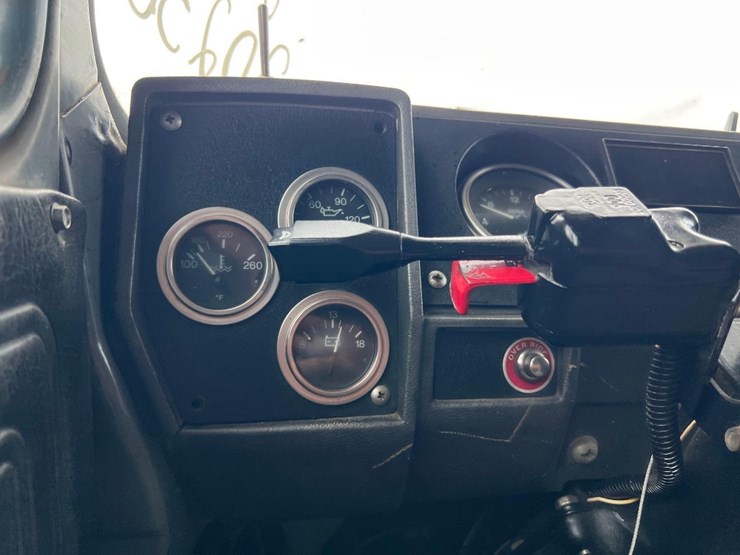2002-mack-rd688s-image-30