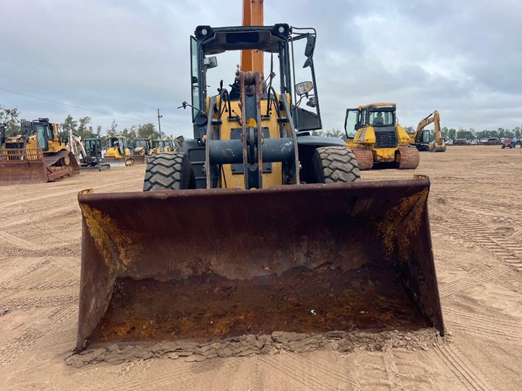 2018-deere-344l-image-7