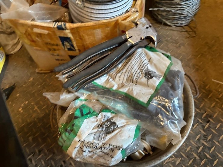 fencing-equipment-&-poles-image-5