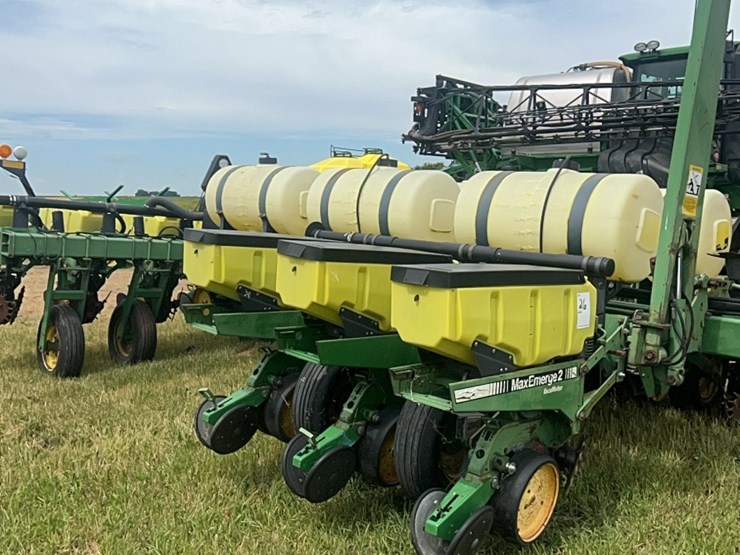 john-deere-7200-image-42
