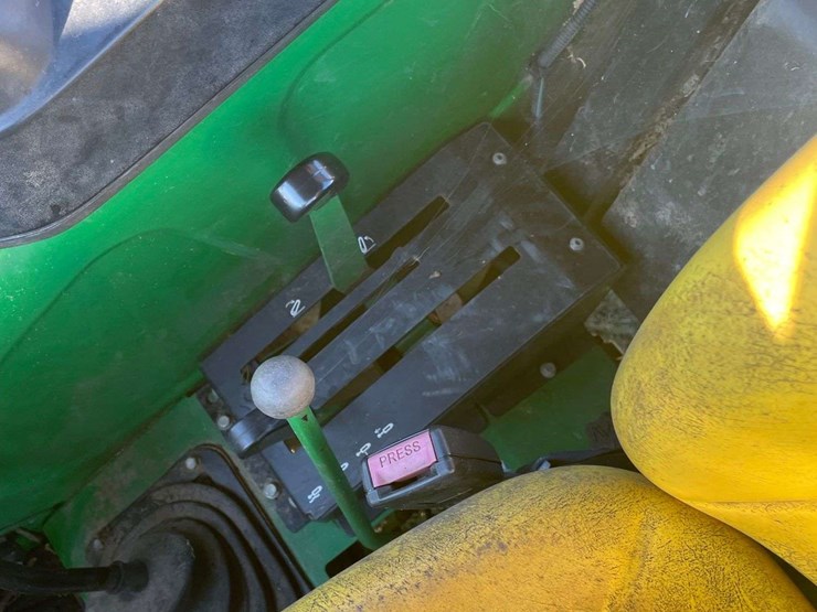 2018-john-deere-5055e-image-35