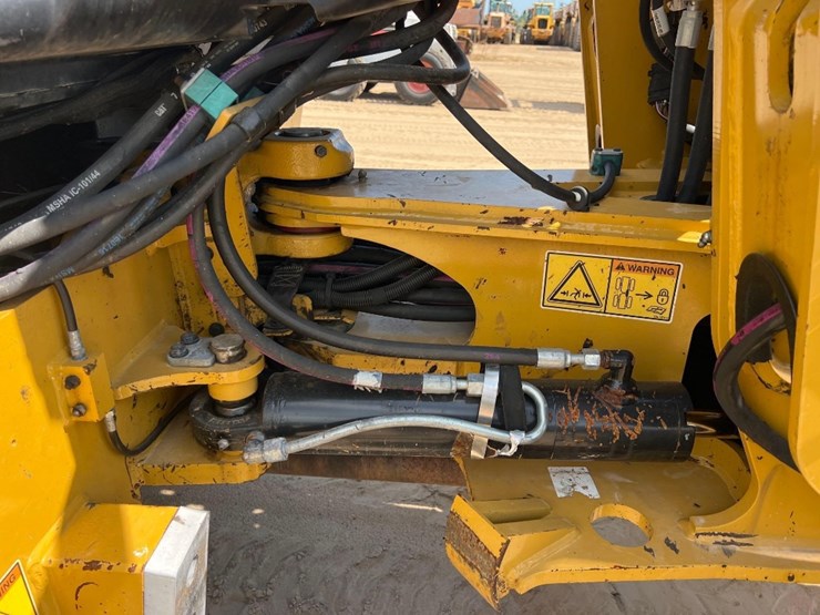 2019-caterpillar-908m-image-20