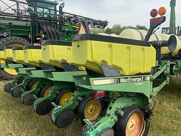 john-deere-7200-image-31
