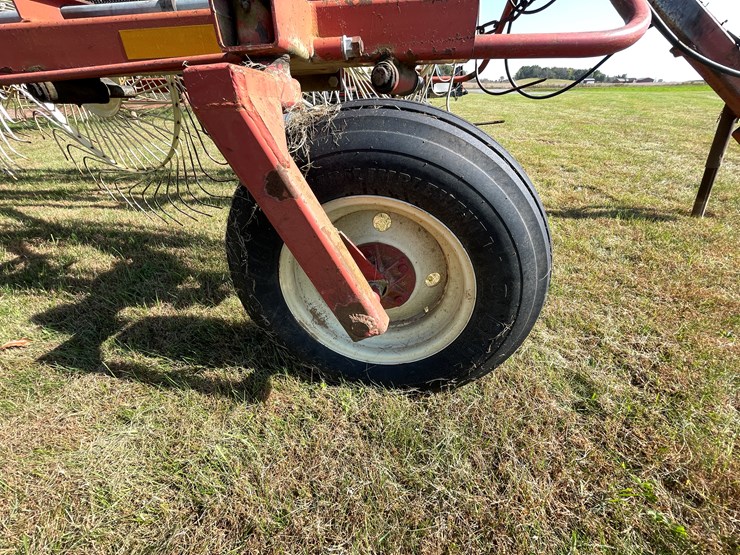 #1670-•-h&s-hi-capacity-wheel-rake-image-30