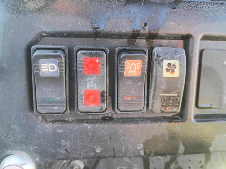 2013-bobcat-3400-image-29