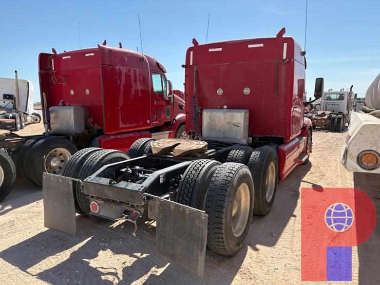 2012-peterbilt-587-image-3