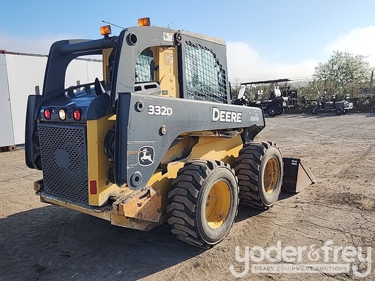 2010-deere-332d-image-5