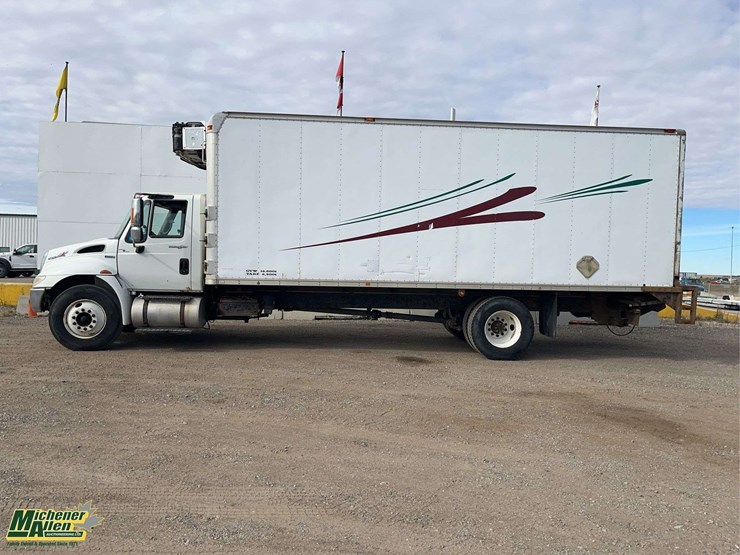 2009-international-durastar-4300-image-2