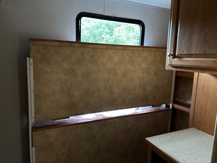 #200-•-heartland-big-country-camper-image-8