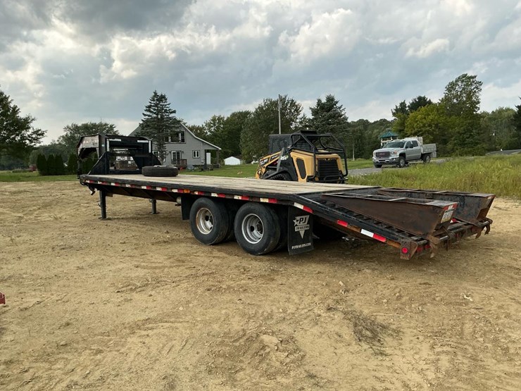 #150-•-2015-pj-gooseneck-trailer-image-4