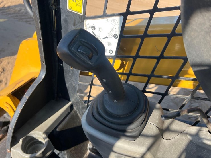 2018-caterpillar-259d-image-27
