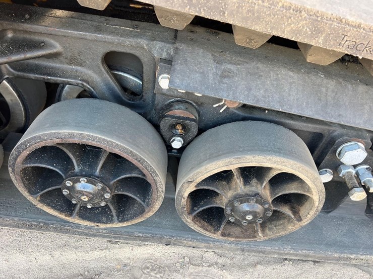 2017-caterpillar-ap-555f-image-13