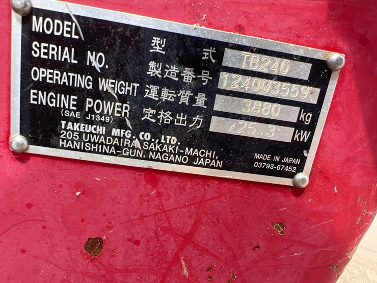 2018-takeuchi-tb240-image-26