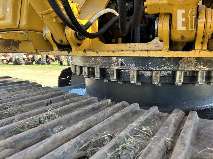 deere-200-lc-image-60