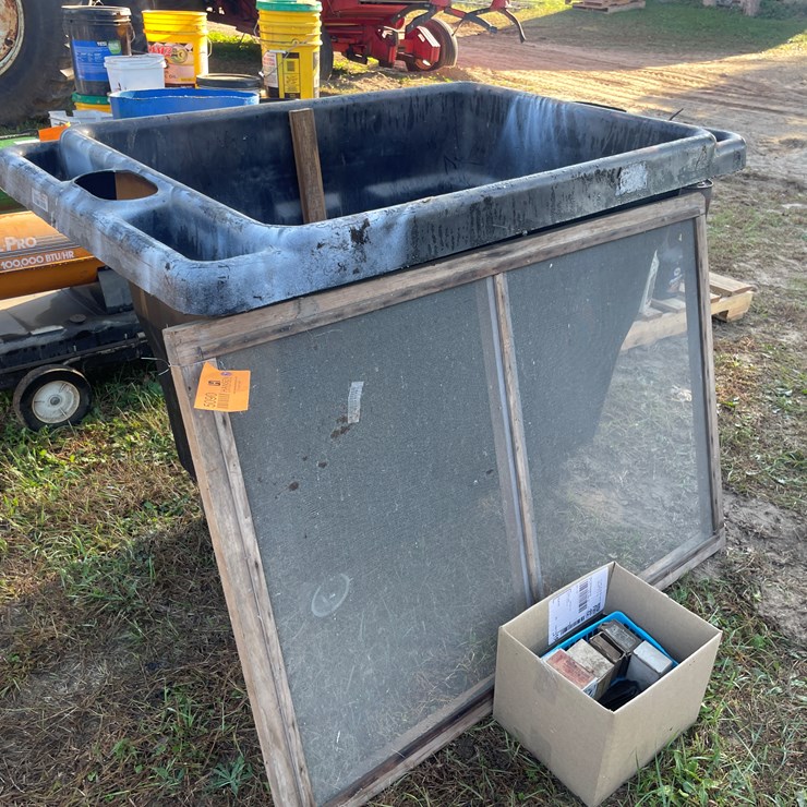 #5090 • Rolling Dumpster and Screen