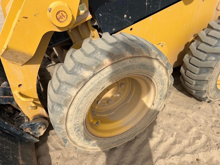 caterpillar-226d-image-9